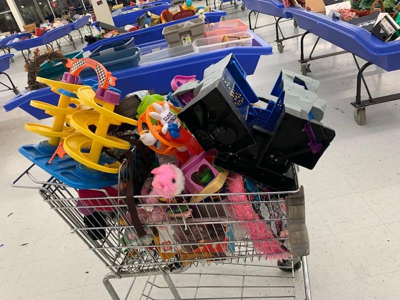 The Huge Thrift Store In Ohio That Turns $30 Into Bags Of Bargains What To Bring For A Seamless Hunt