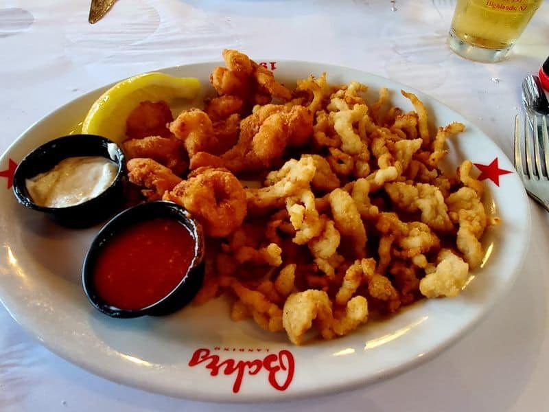 The Legendary Fried Clams at This New Jersey Waterfront Restaurant Are Worth Every Mile The Fried Clams That Steal the Show From the Very First Bite