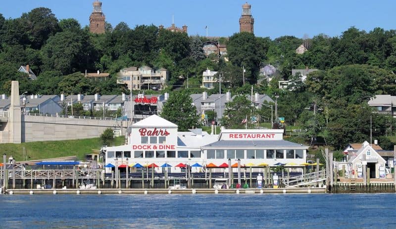 The Legendary Fried Clams at This New Jersey Waterfront Restaurant Are Worth Every Mile Why New Jerseyans Keep Making the Trip to Bahrs Landing
