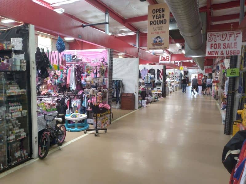 The Massive Indoor Flea Market In Ohio Where You Can Fill Your Car For $40 Cash, Logistics, And Comfort Tips