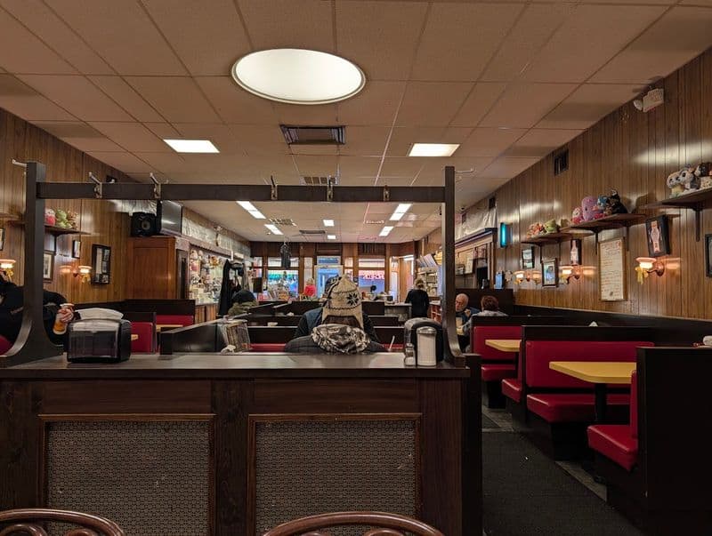 The New Jersey Ice Cream Shop Locals Hope Tourists Never Find Why Locals Keep Returning to This Classic New Jersey Spot