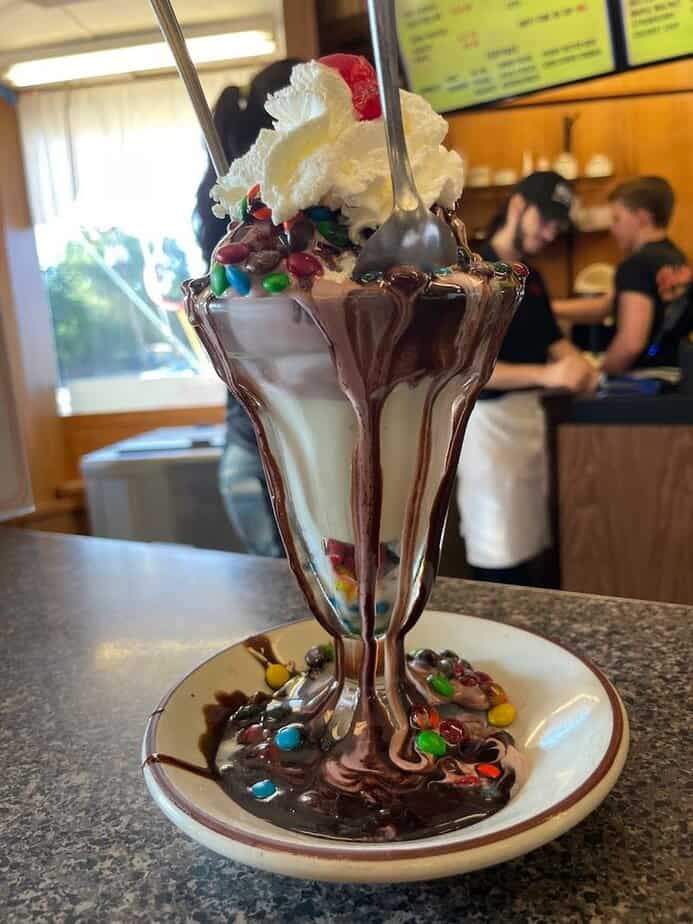 The New Jersey Ice Cream Shop Locals Hope Tourists Never Find Sundaes So Good You’ll Wonder Why More People Aren’t Talking About Them