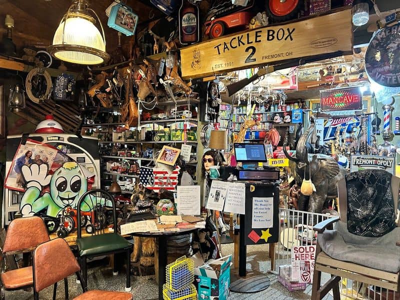 The One-Pound Perch At This Unique Restaurant In Ohio Is Out-Of-This-World Delicious Eclectic Decor And Vibe
