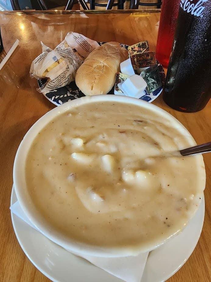 The Seafood At This Ohio Restaurant Is So Good, It’s Totally Worth A Road Trip Fisherman’s Chowder