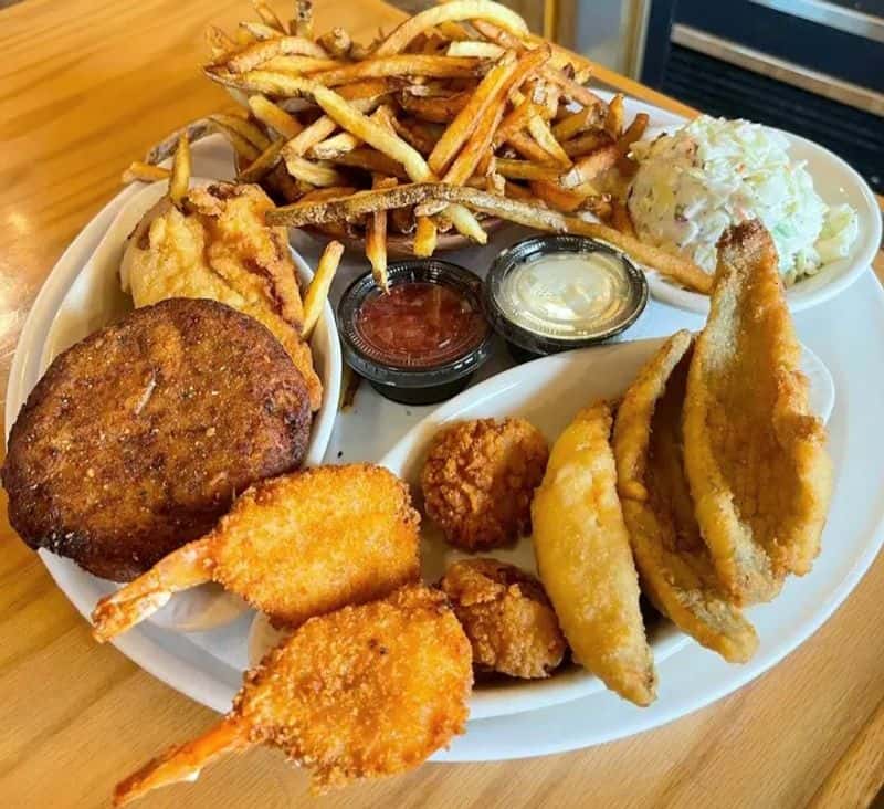 The Seafood At This Ohio Restaurant Is So Good, It’s Totally Worth A Road Trip The Fisherman’s Platter