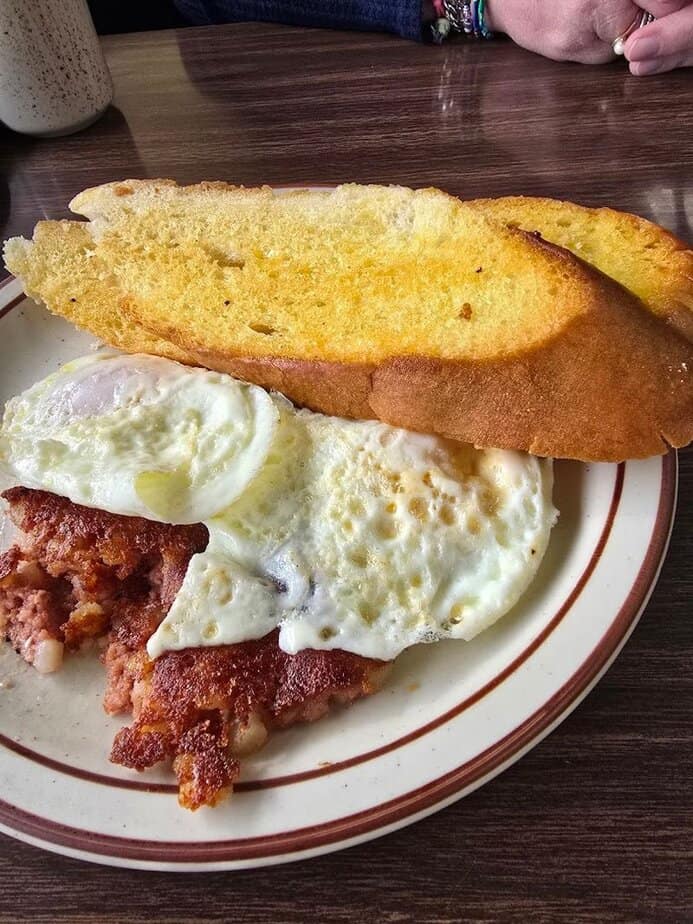 The Small-Town Diner In Ohio That Quietly Serves The State’s Best Homemade Breakfast Why Locals Swear By Dee’s