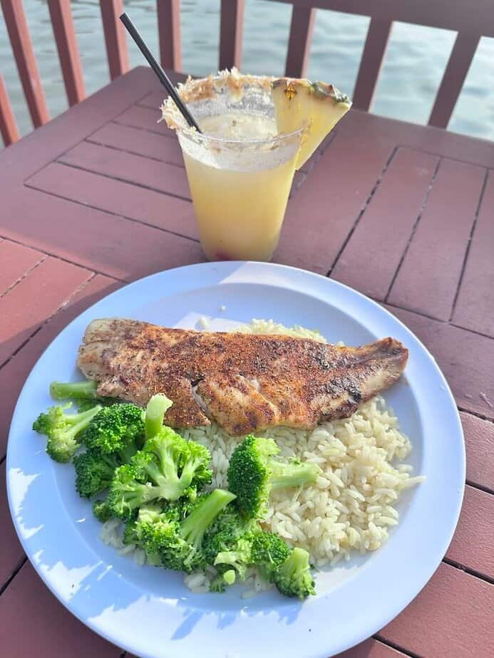 The Sunset Views at This Texas Seafood Spot Might Steal the Show Hours, Prices, And Handy Tips