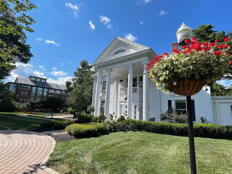 The Town In Ohio Is So Peaceful, You’ll Want To Live There After One Visit Robbins Hunter Museum at the Avery Downer House