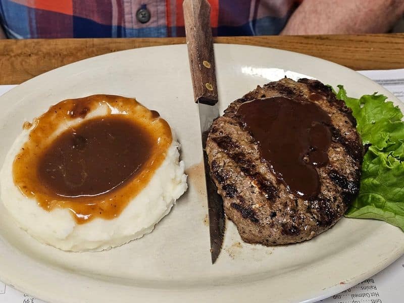 This Amish-Themed Restaurant In Ohio Will Serve You The Best Breakfast Of Your Life Friday And Saturday Night Specials