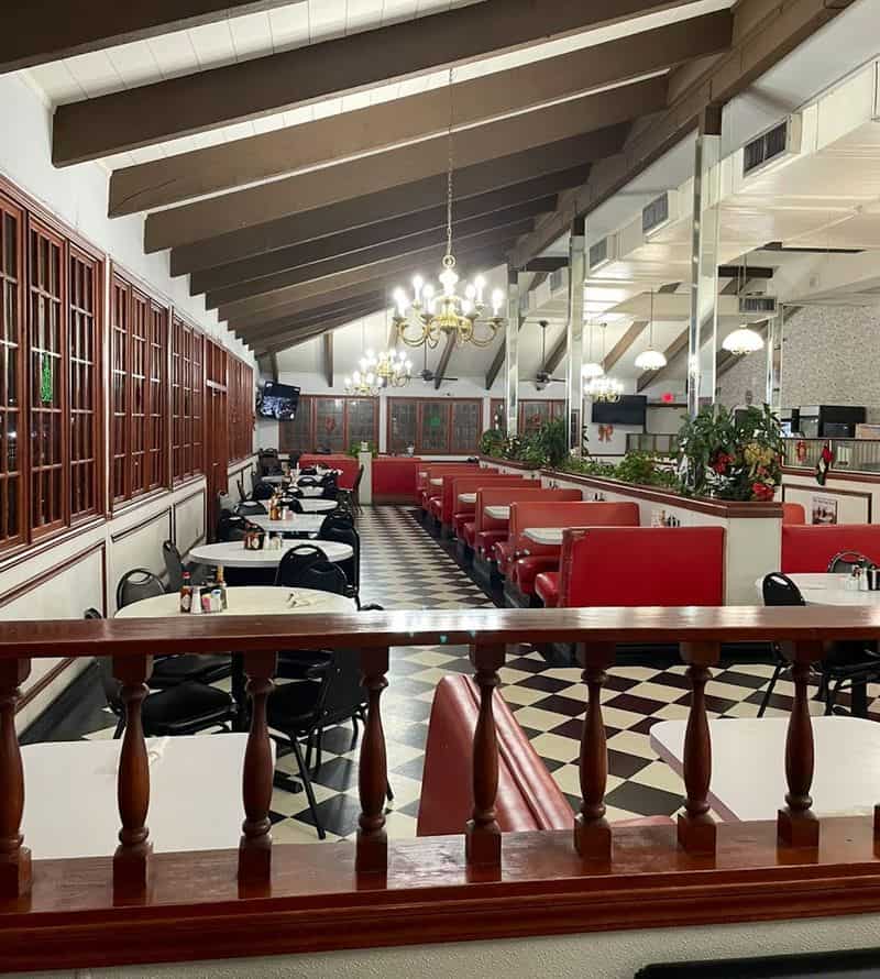 Retro Vibes, Real Hospitality