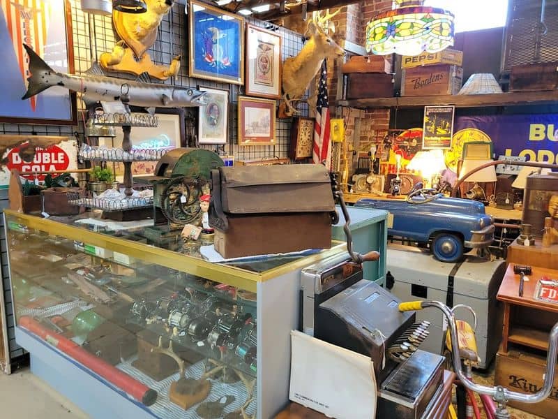 Why Shoppers Keep Coming Back to This Vintage Destination