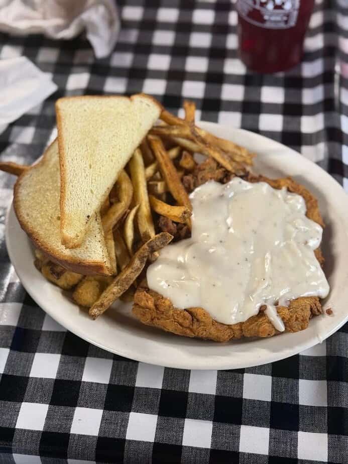 This Classic Texas Diner Has Milkshakes Locals Can’t Stop Talking About Chicken Fried Comfort That Hits Home