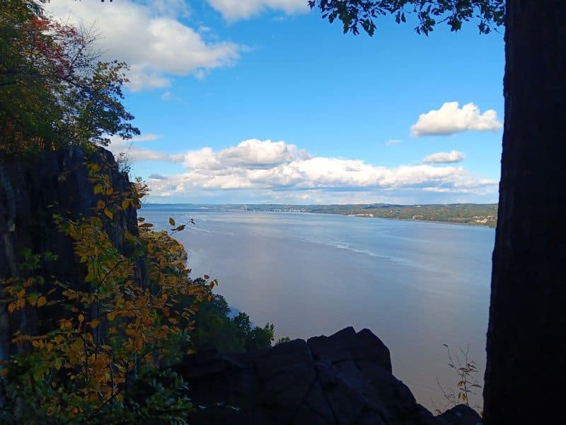 The Hudson River Views That Make This Cliffside Stop Worth the Drive