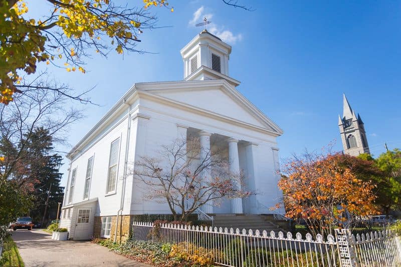 This Dreamy Ohio Town Will Make You Feel Like You’re In A Hallmark Movie Seasonal Festivals on the Green