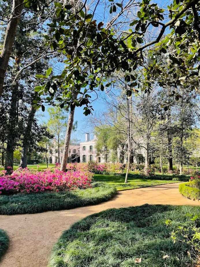Garden Rooms That Feel Like Film Sets