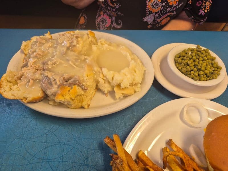 Chicken And Biscuits Full Course