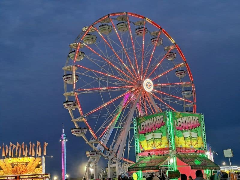 Neon Nights: Carnival Rides and Games