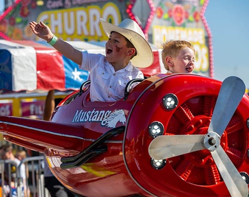 Beat the Rush: Parking, Hours, and Flow