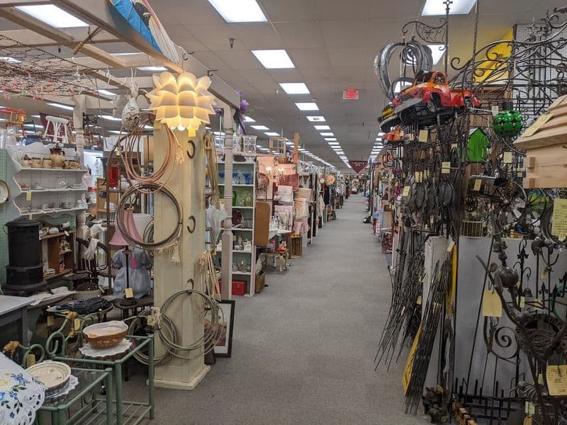 This Massive Antique Store In Ohio Is A Labyrinth Of Rare Collectibles And Treasures Pet Friendly Perks And Comfort Tips