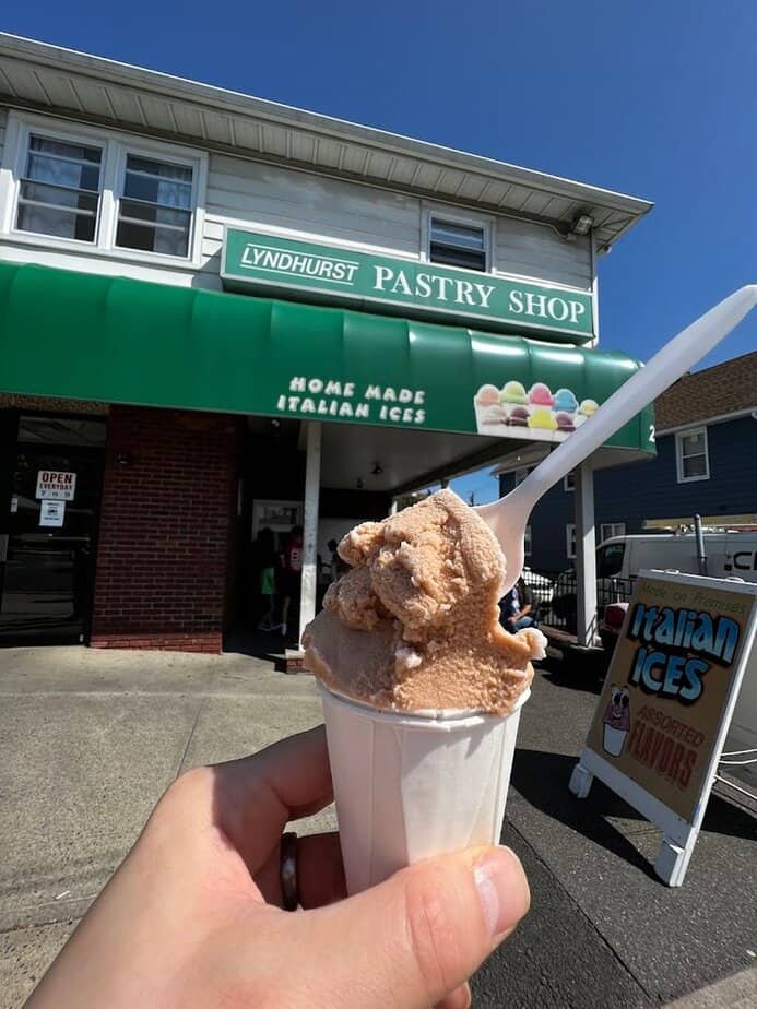 This New Jersey Bakery Might Ruin All Other Cannoli for You What to Know Before You Make the Trip to Lyndhurst
