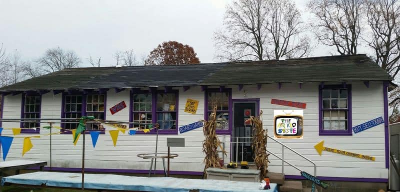 What Makes This Flea Market Toy Store Feel Like a Real Treasure Hunt