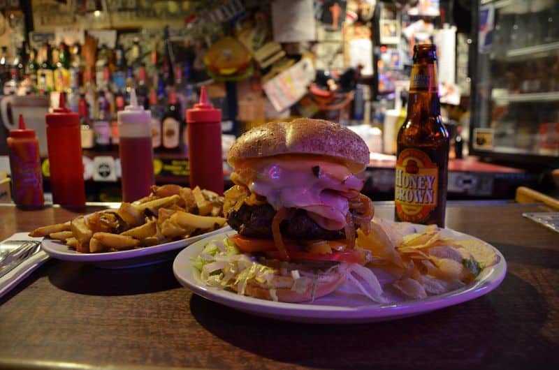 This No-Frills Restaurant In Ohio Serves Massive Cheeseburgers Known Throughout The State What To Order First Time