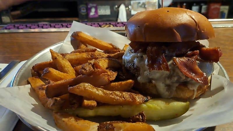This No-Frills Restaurant In Ohio Serves Massive Cheeseburgers Known Throughout The State For Big Appetites And Sharers
