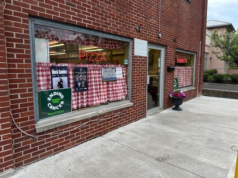 This Pizza Parlor In Ohio Is What Locals Say Is The Best In Town Carryout Packaging: The Paper Tent
