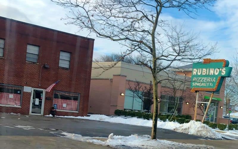 This Pizza Parlor In Ohio Is What Locals Say Is The Best In Town Local Love And Legacy