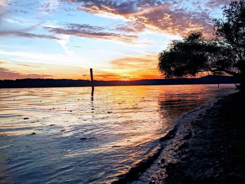 This Quiet Texas Lake Just Became the Center of a Heated Debate Trails, Sunset Spots, and Overcrowding