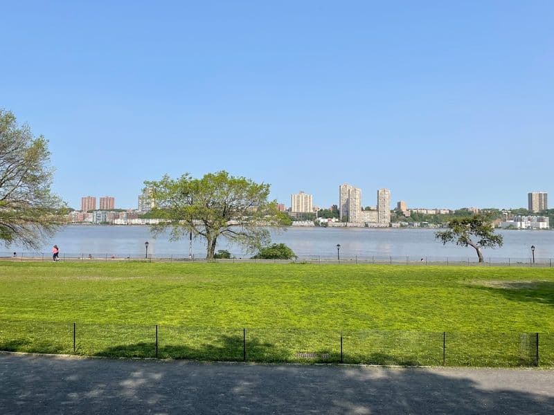 Parks, Piers, And Waterfront Stops Turn The Ride Into A Full Day Out