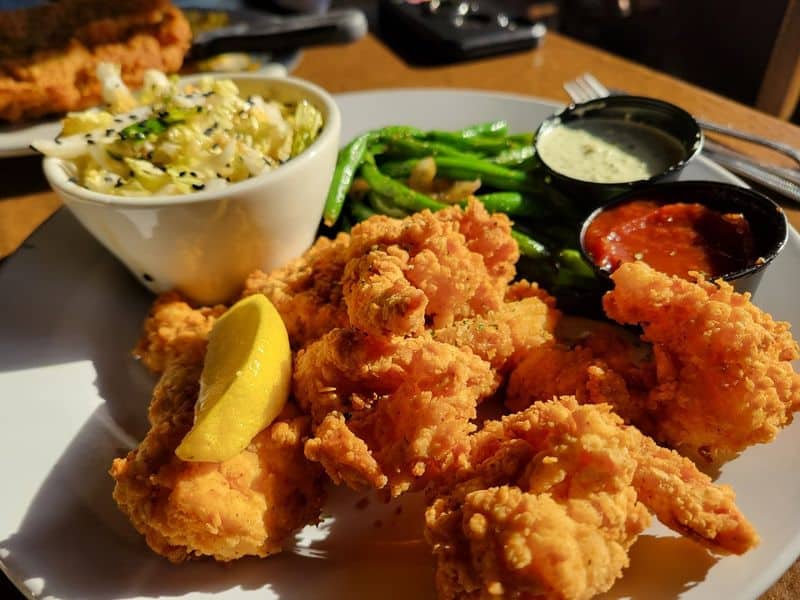 Crowd-Pleasing Starters: Spinach Artichoke Dip and Calamari