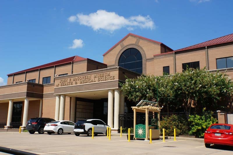 Location, Parking, and Nearby Park Perks