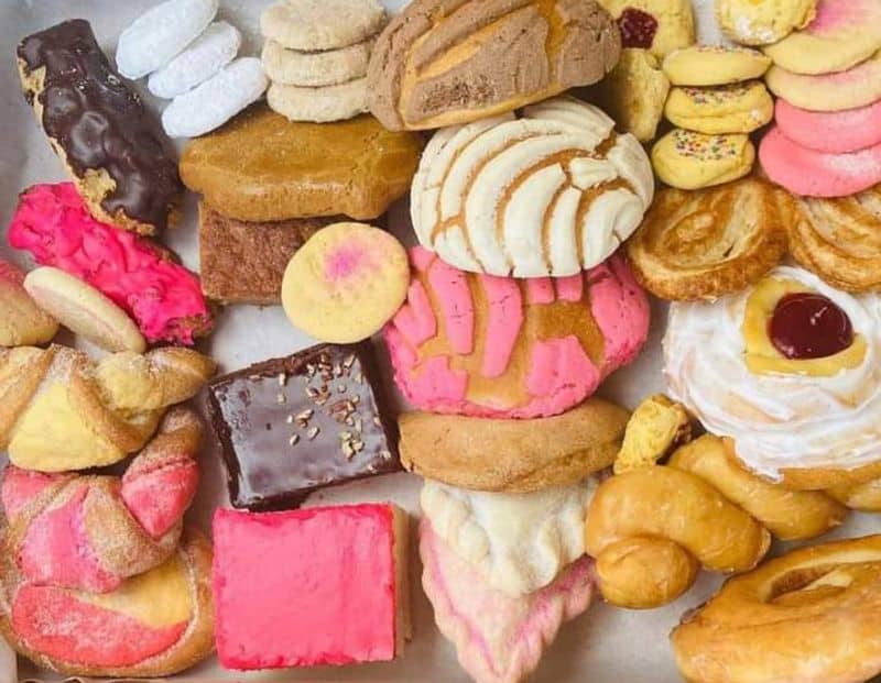 This Texas Bakery’s Pan Dulce Has Locals Lining Up Every Morning Cookie Trays and Galletas