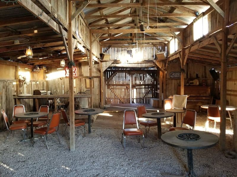 This Texas Ghost Town Delivers Real Chills—All for a Truly Heartwarming Cause Burgers, Dogs, and Cold Drinks