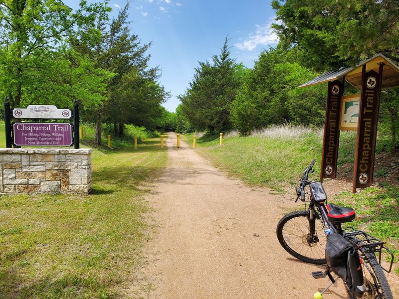 Gravel Biking Playbook: Tires, Pressure, and Pace