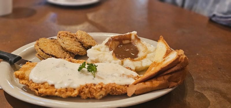 This Texas Spot Turns Dinner Into the Perfect Date Night With Live Music Smart Date-Night Tips