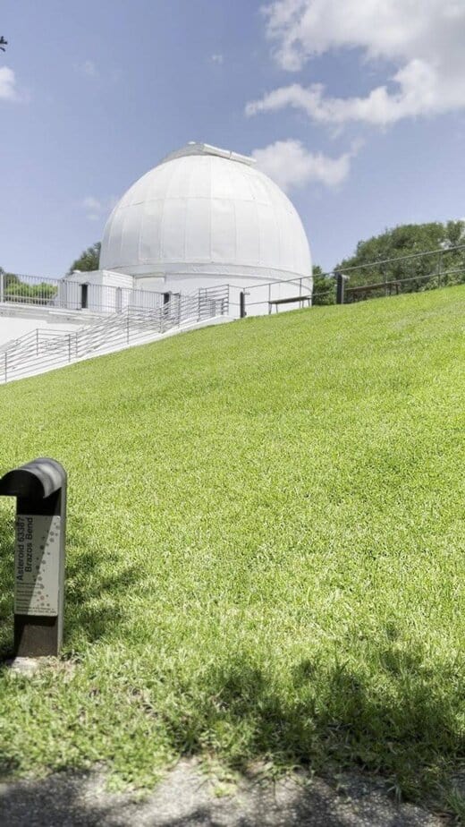 This Texas State Park Gives You a Breathtaking Front-Row Seat to the Cosmos Photography, Phones, and Night Etiquette