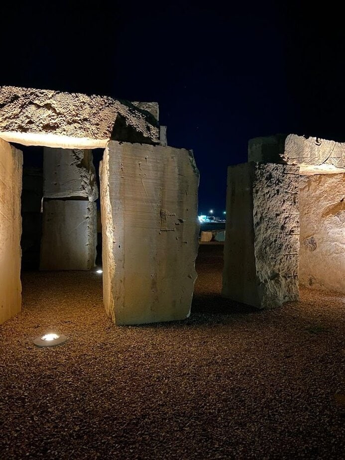 This Texas Stonehenge Replica Is Way Cooler Than You Expect Nighttime Vibes and Safety