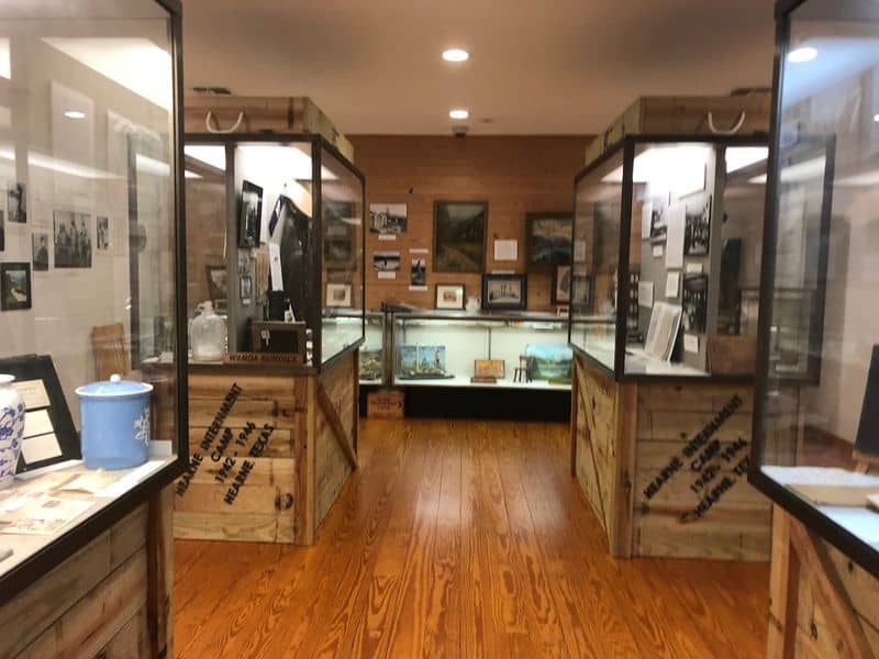 Guided Tours That Connect the Dots