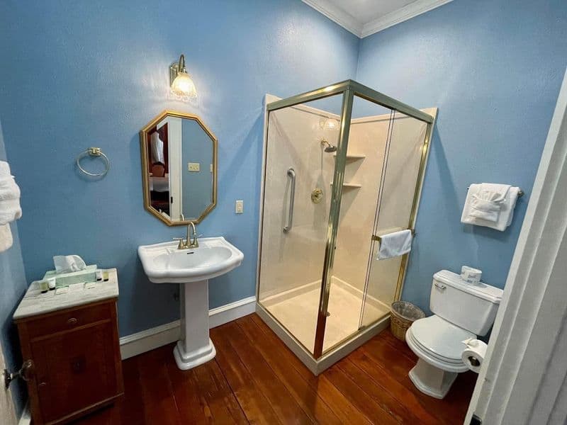 Amenities and Smart Tips