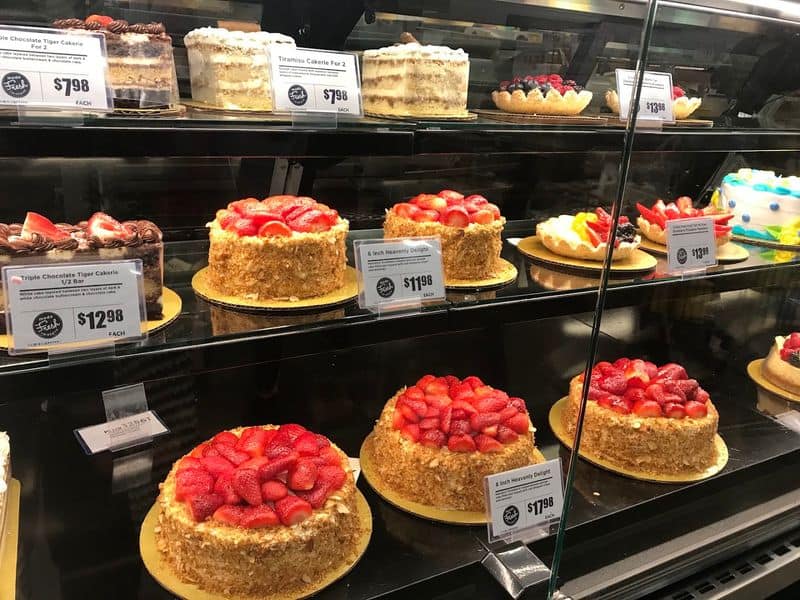 This Two-Story H-E-B in Texas Turns Grocery Shopping Into an Experience Bakery and Sweets