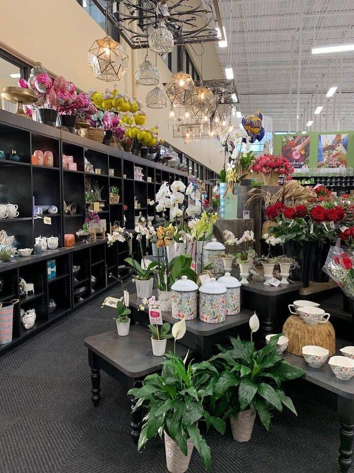 This Two-Story H-E-B in Texas Turns Grocery Shopping Into an Experience Florist and Special Moments