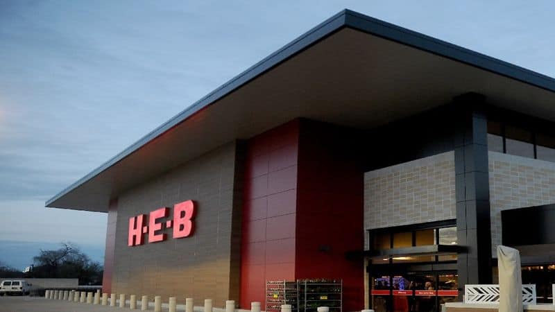 This Two-Story H-E-B in Texas Turns Grocery Shopping Into an Experience Two-Story Layout and Parking