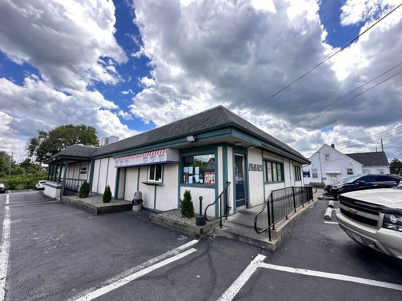 Plan Your Visit to Fa-Ray’s