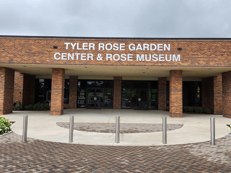 Thousands of Roses Bloom in This Stunning Texas Garden Every Spring Heritage Garden and Museum