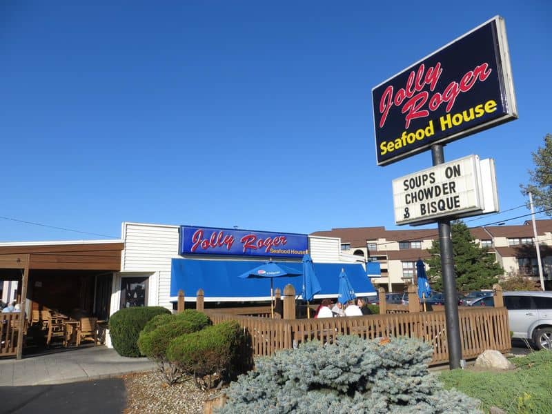 Jolly Roger Seafood House, Port Clinton