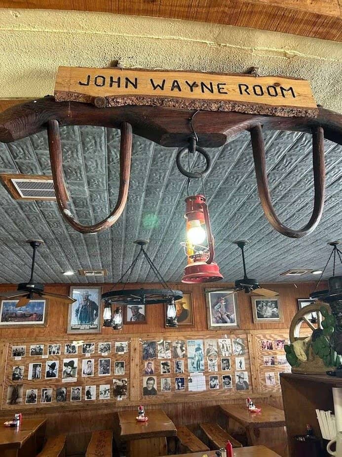 John Wayne Room and Atmosphere