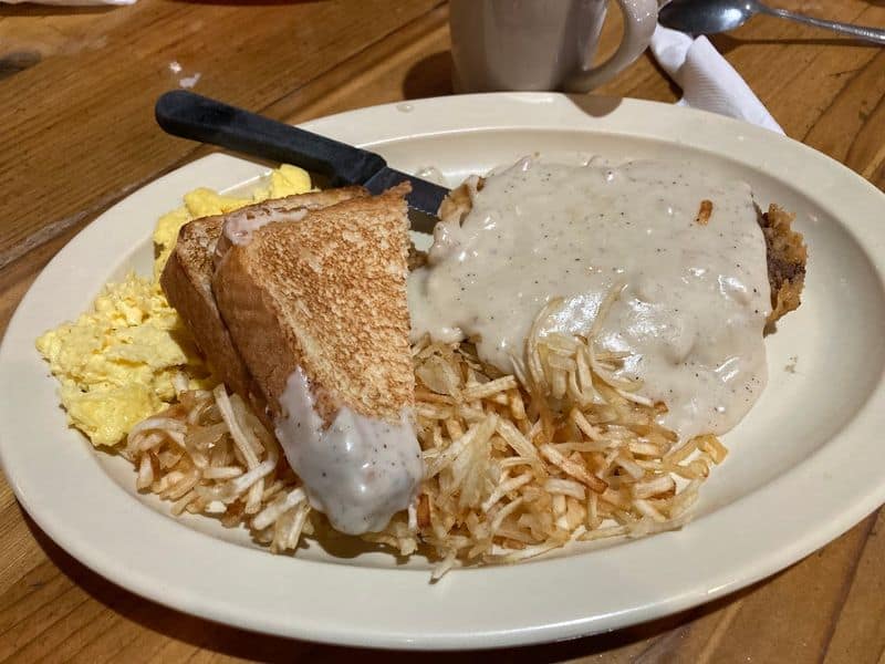 Peppered Cream Gravy and Sides