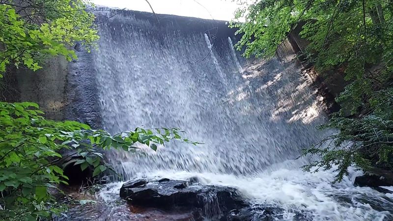 How to fill up responsibly and keep the spring clean